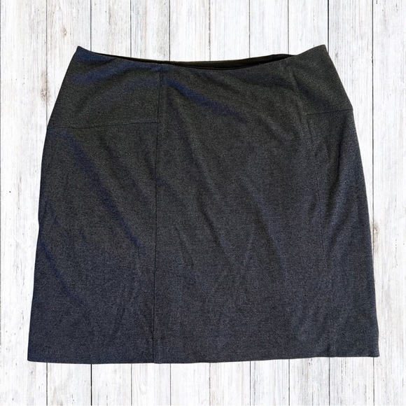 Lyssé Pull On Black Weave Knee Length Skirt High Quality Stretch Large Petite - Picture 1 of 10